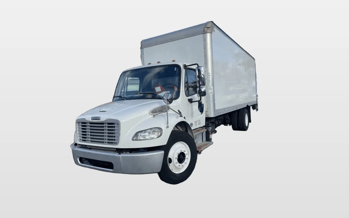 2013 Freightliner M2 106 - image 1
