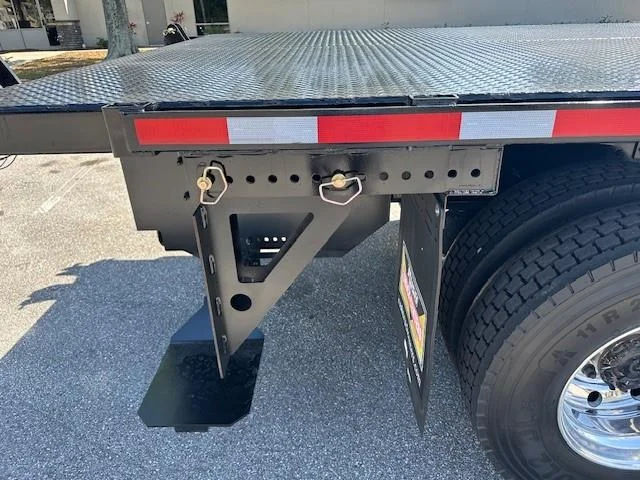 2027 Peterbilt 548 — photo 10