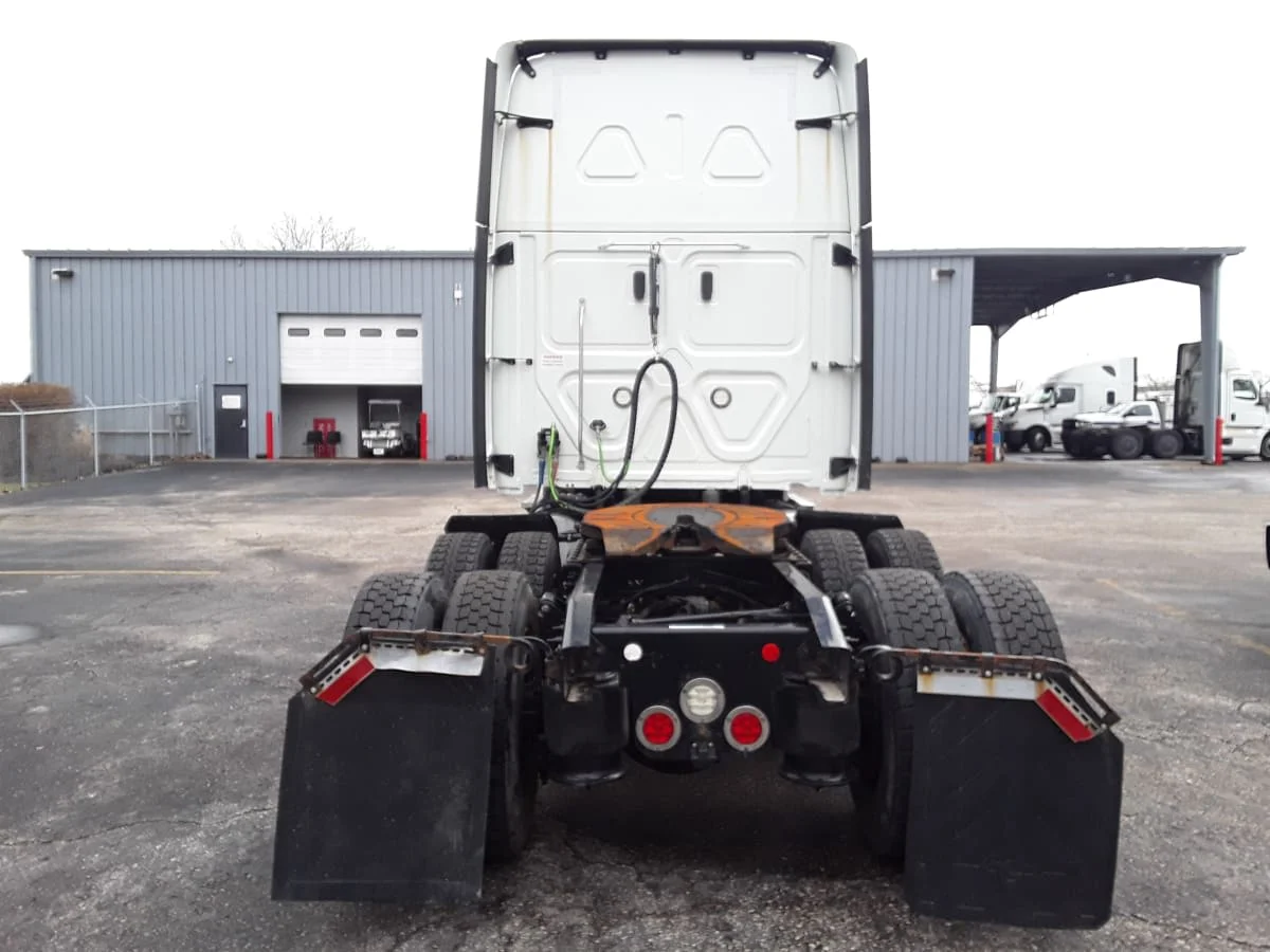 2020 Freightliner Cascadia - image 5