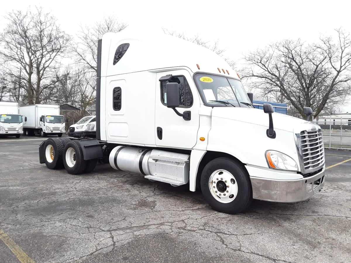 2020 Freightliner Cascadia - image 3