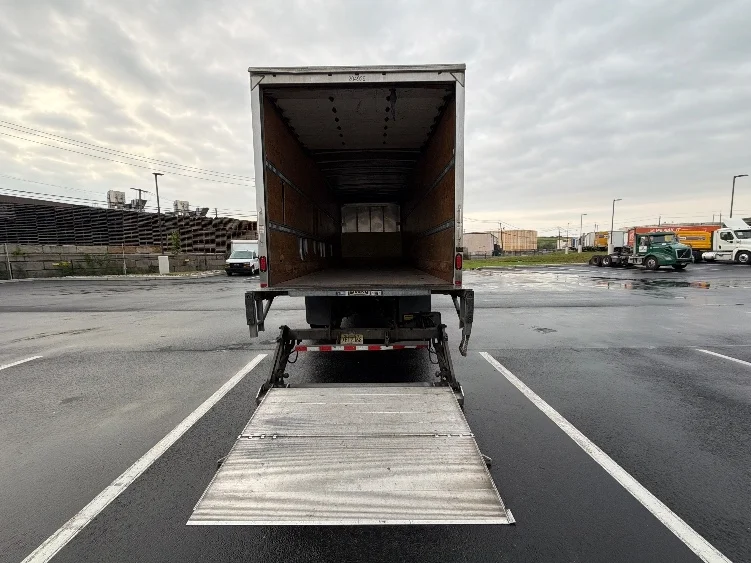 2018 Freightliner eM2 in Linden, NJ — photo 9