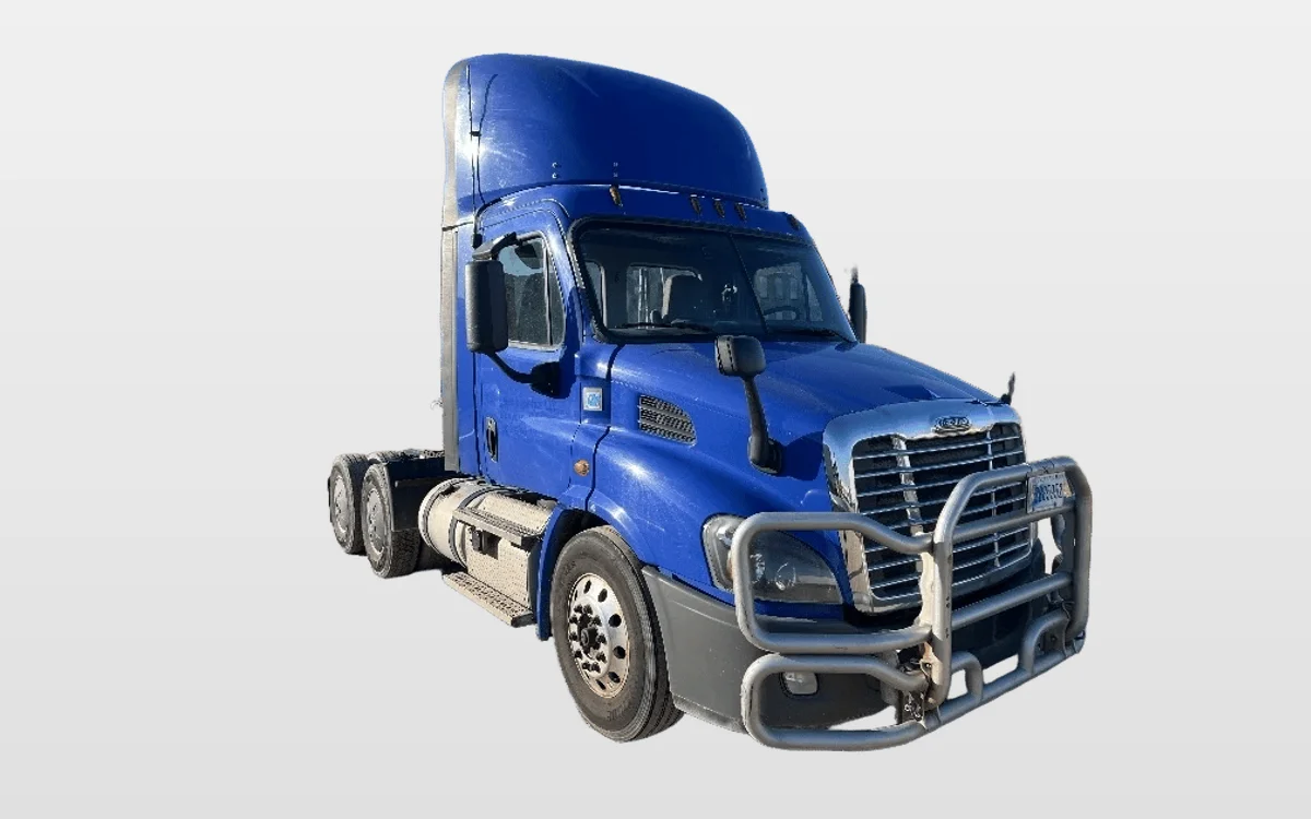 2020 Freightliner Cascadia - image 1