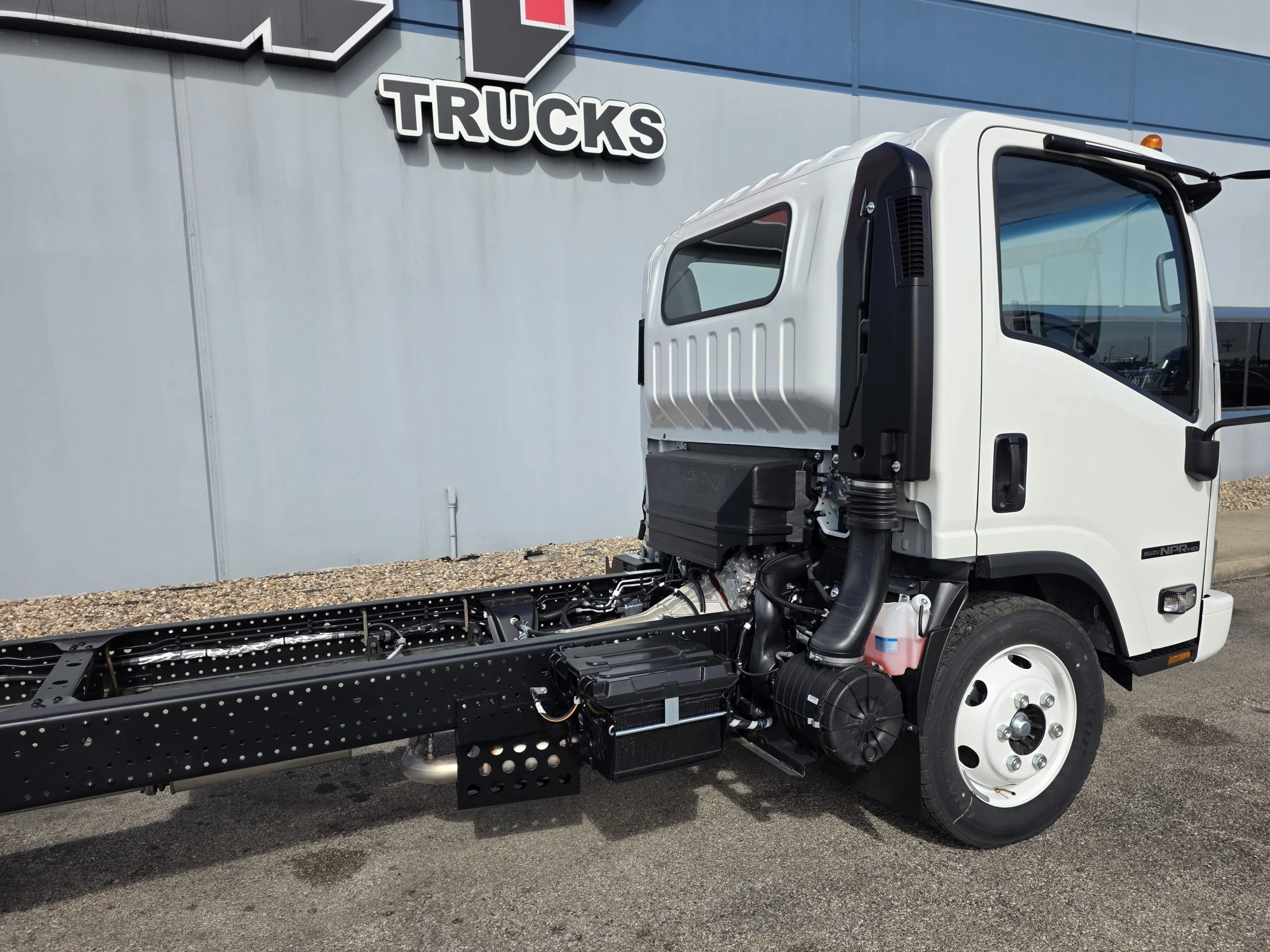 2026 Isuzu in Springfield, IL — photo 5