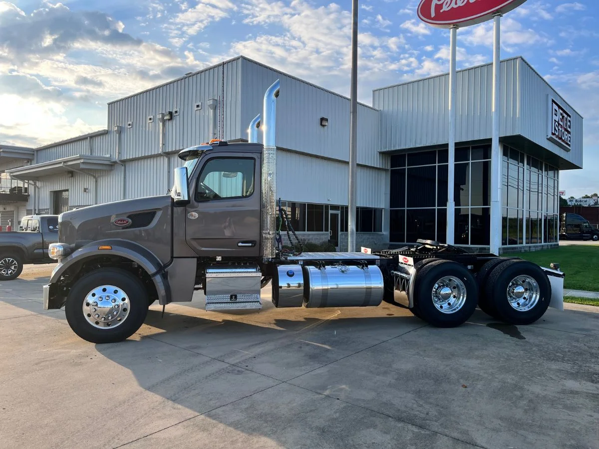 2027 Peterbilt 567 in Richmond, VA — photo 2