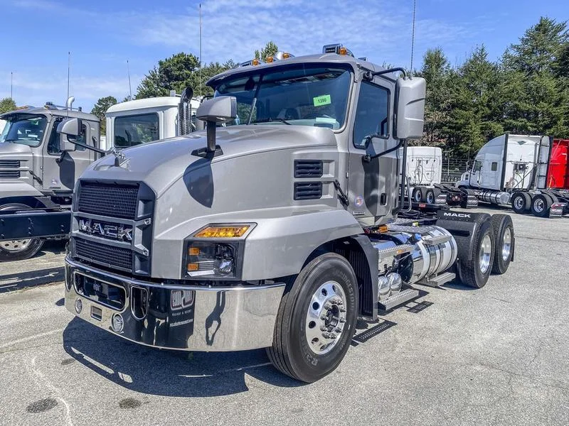 2025 Mack Anthem - image 3