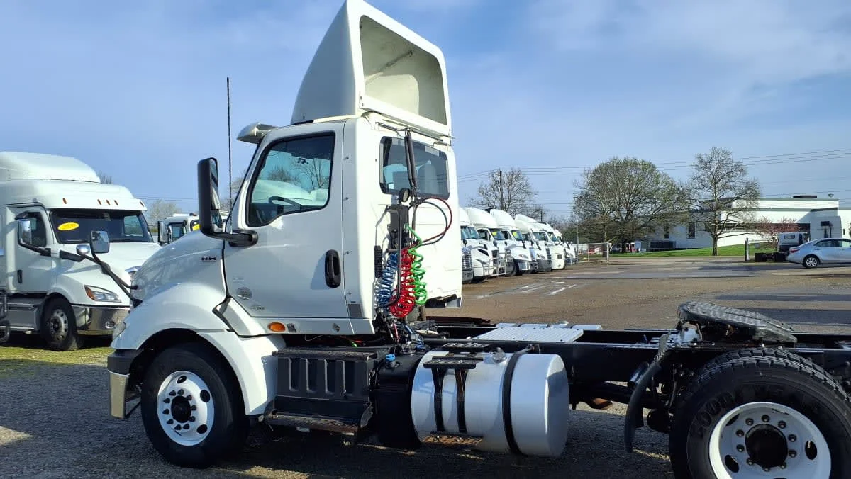 2019 International RH - image 6