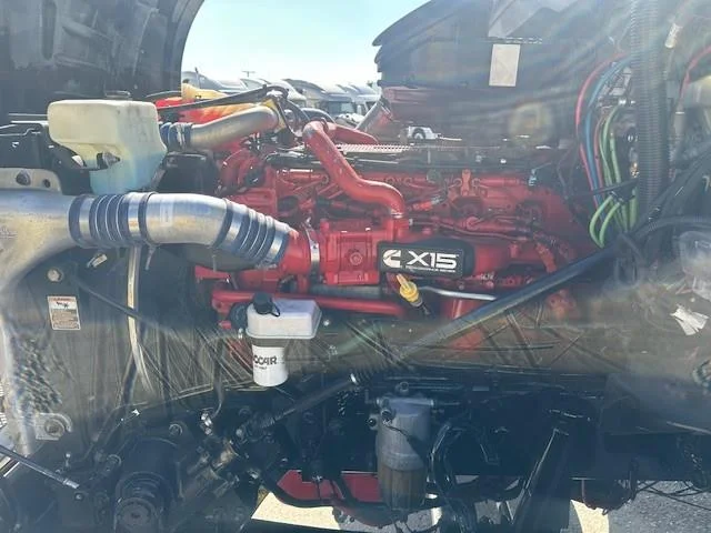 2019 Kenworth T880 - image 14