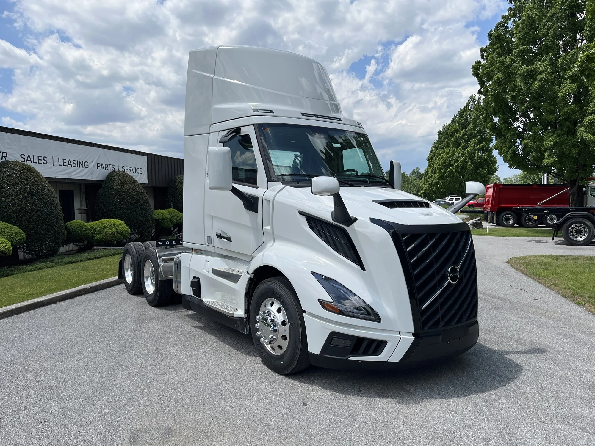 2025 Volvo in Carlisle, PA — photo 3