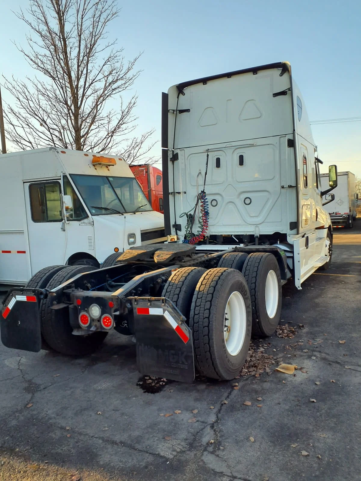 2022 Freightliner Cascadia - image 4