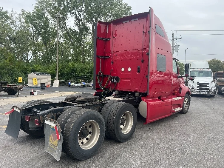 2019 International LT in Sturtevant, WI — photo 7
