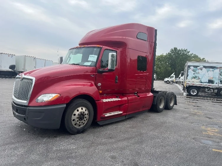 2019 International LT in Sturtevant, WI — photo 3