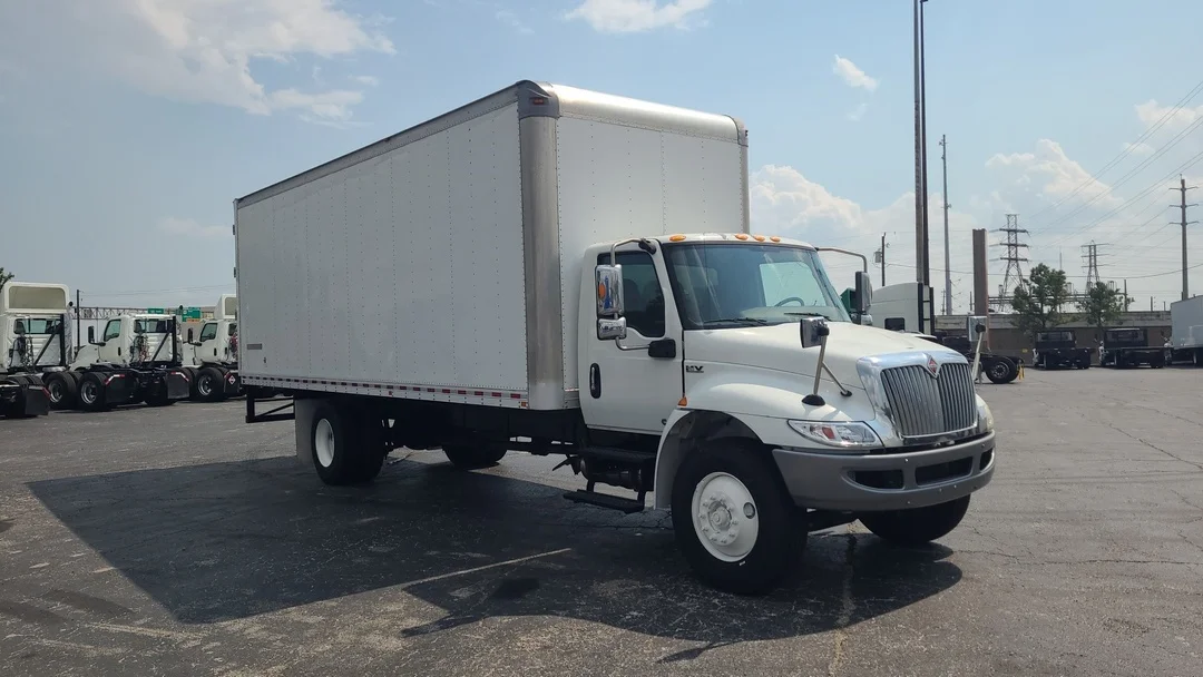 2019 International MV - image 9