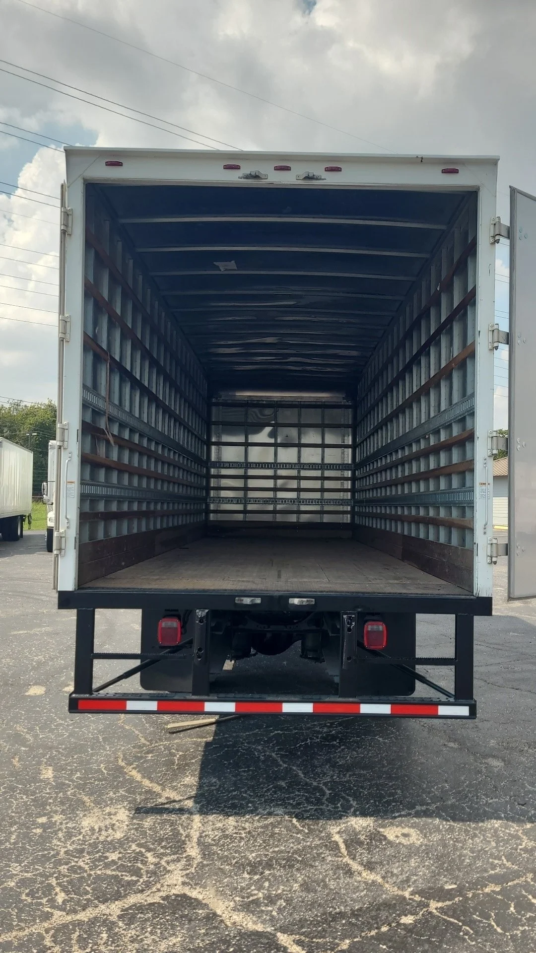 2019 International MV - image 6