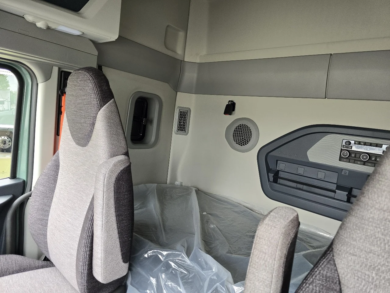 2026 Volvo in Toledo, OH — photo 9