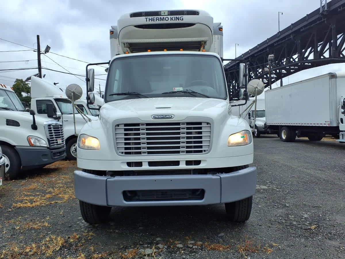 2020 Freightliner M2 106 - image 2