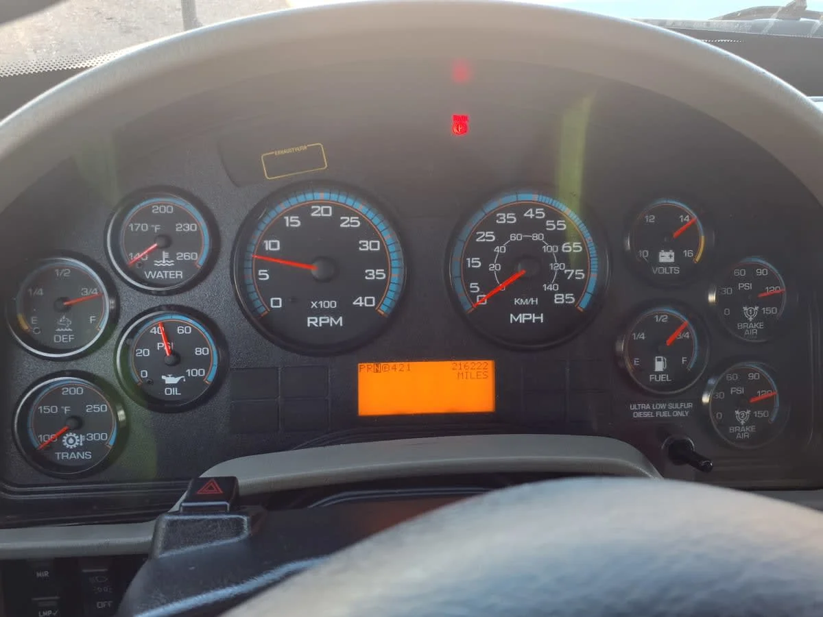 2018 International 4300 - image 10