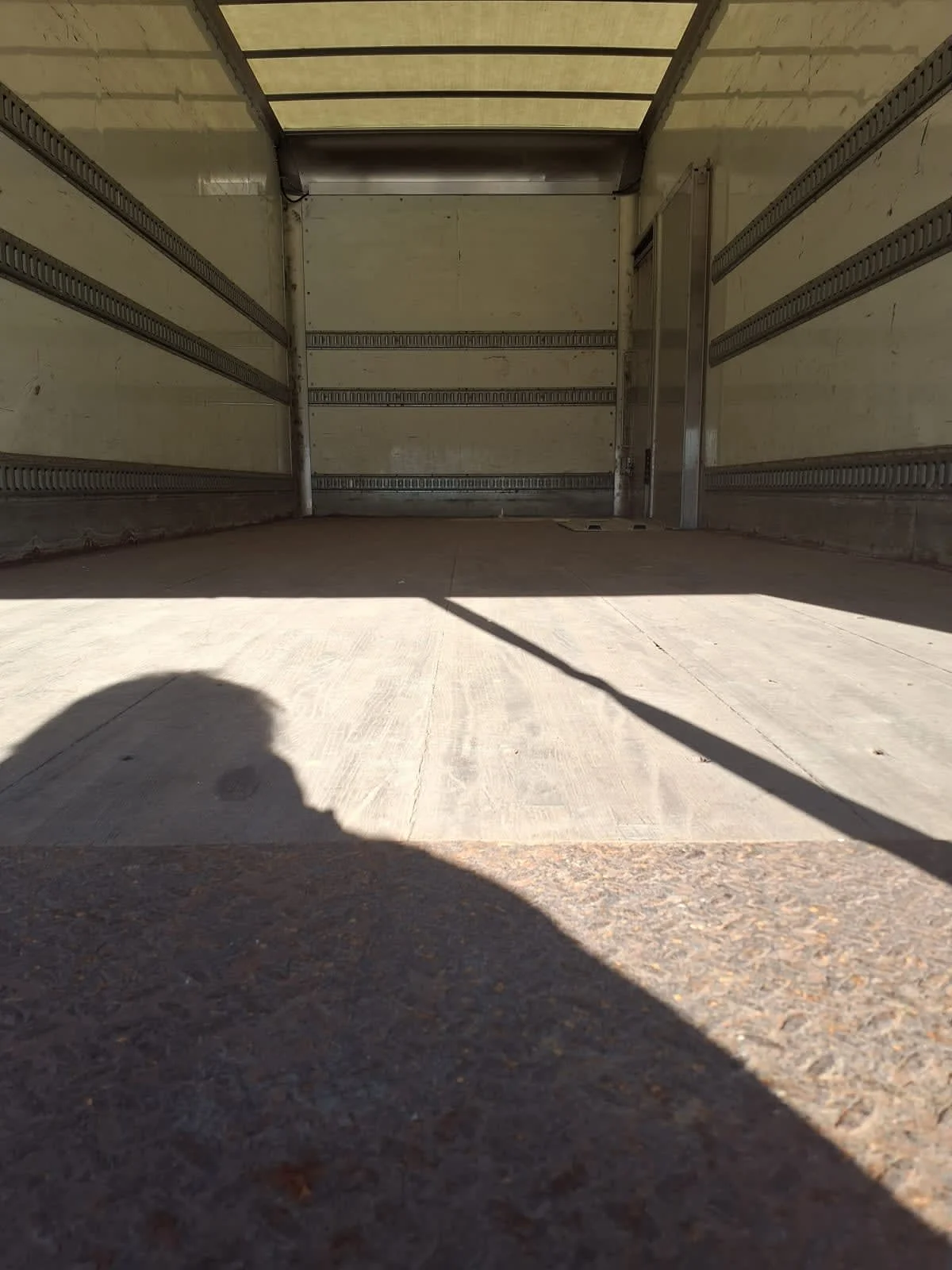 2018 International 4300 - image 8