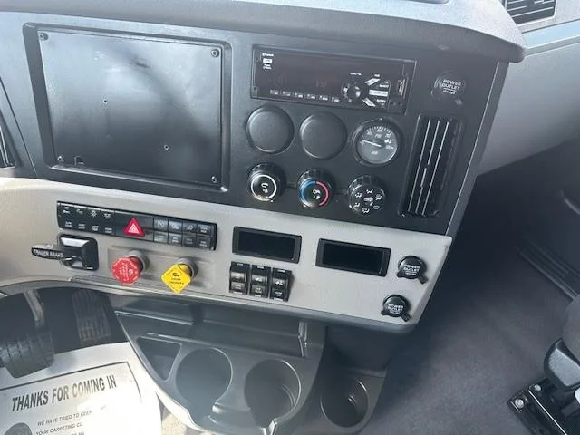 2021 Freightliner Cascadia - image 6