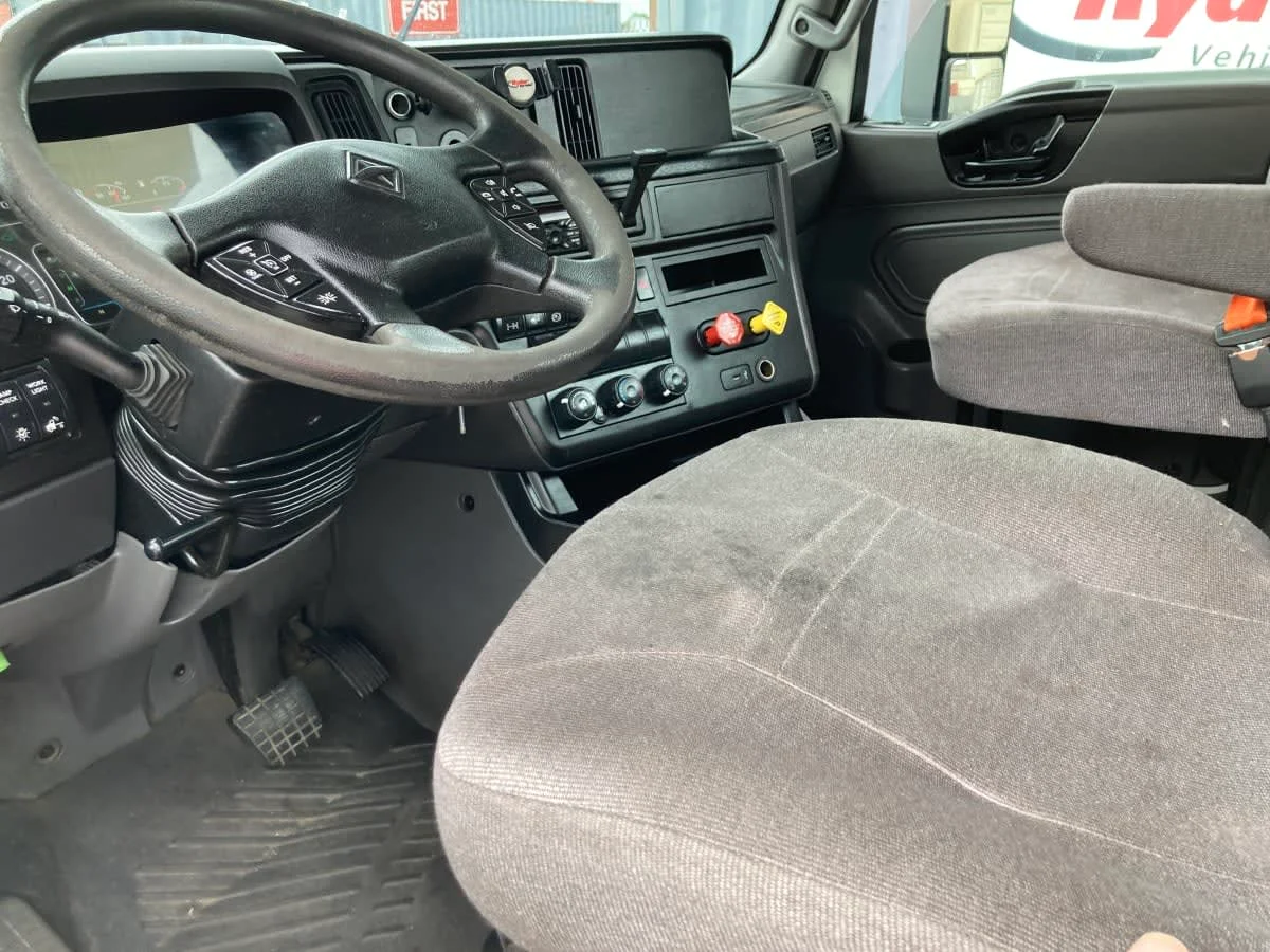 2019 International LT in Springfield, MA — photo 10