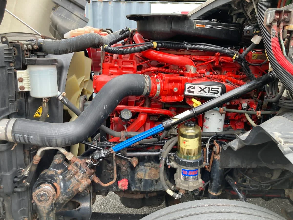 2019 International LT in Springfield, MA — photo 9