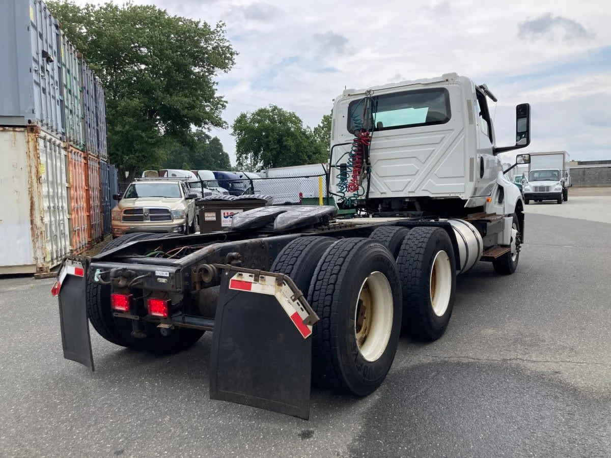 2019 International LT in Springfield, MA — photo 4