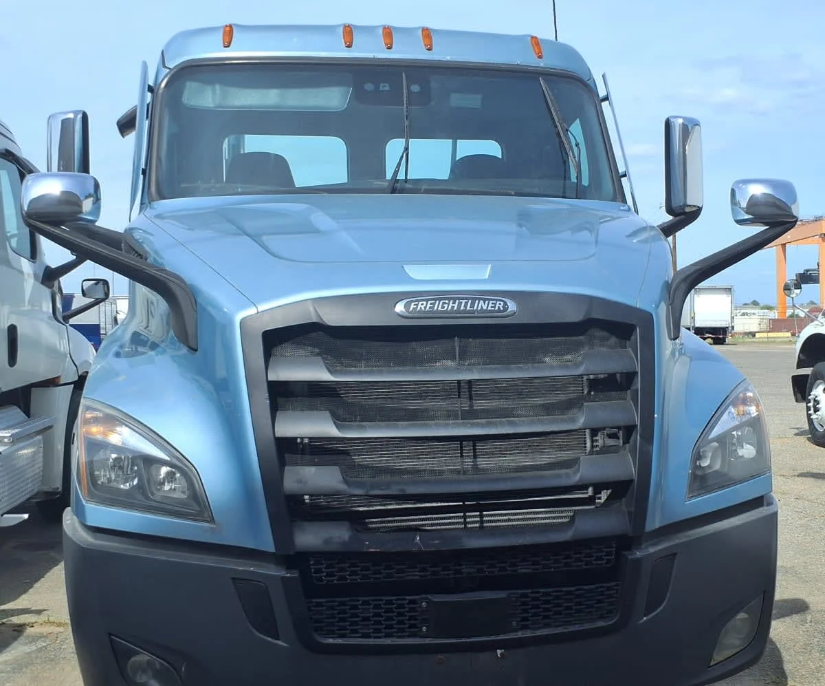 2021 Freightliner in Memphis, TN — photo 2