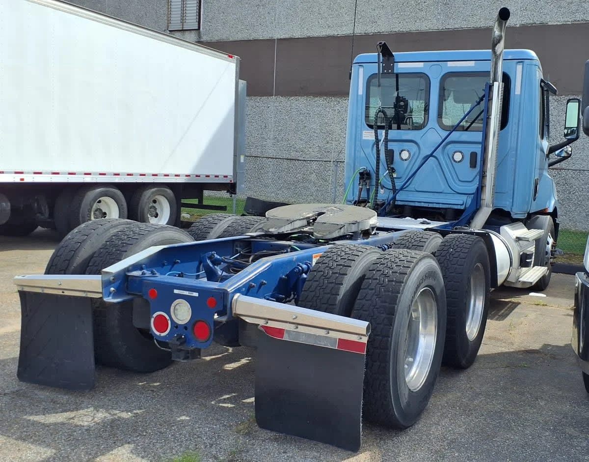 2021 Freightliner in Memphis, TN — photo 4