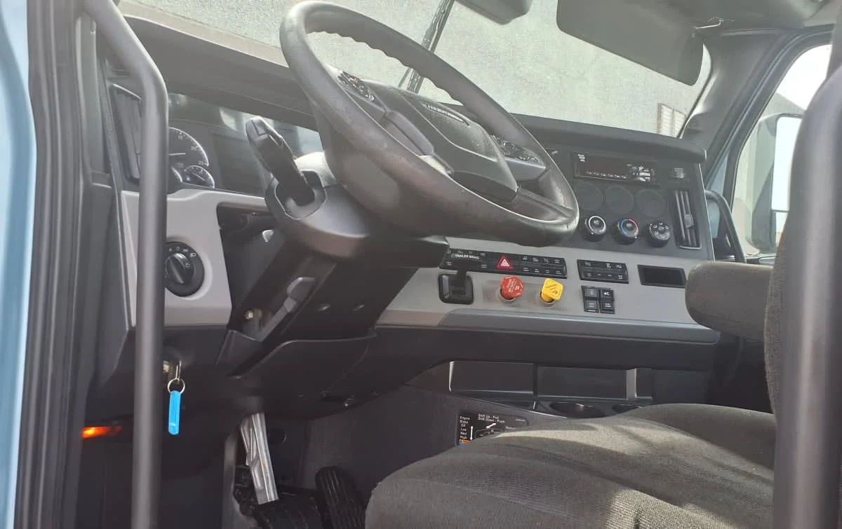 2021 Freightliner in Memphis, TN — photo 7