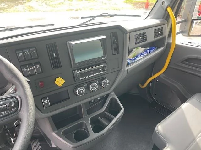 2025 Peterbilt 536 - image 12