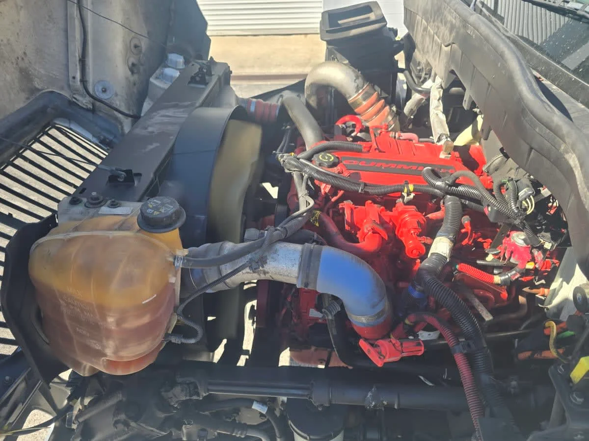 2019 International 4300 - image 10