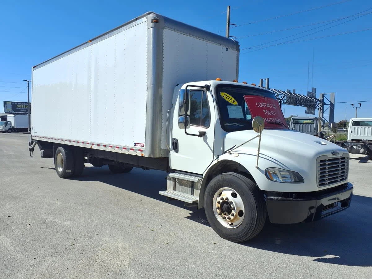 2018 Freightliner M2 106 - image 3