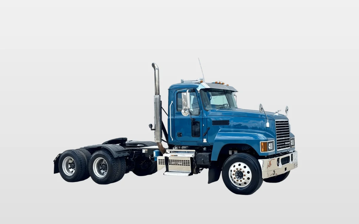 2019 Mack Pinnacle - image 1