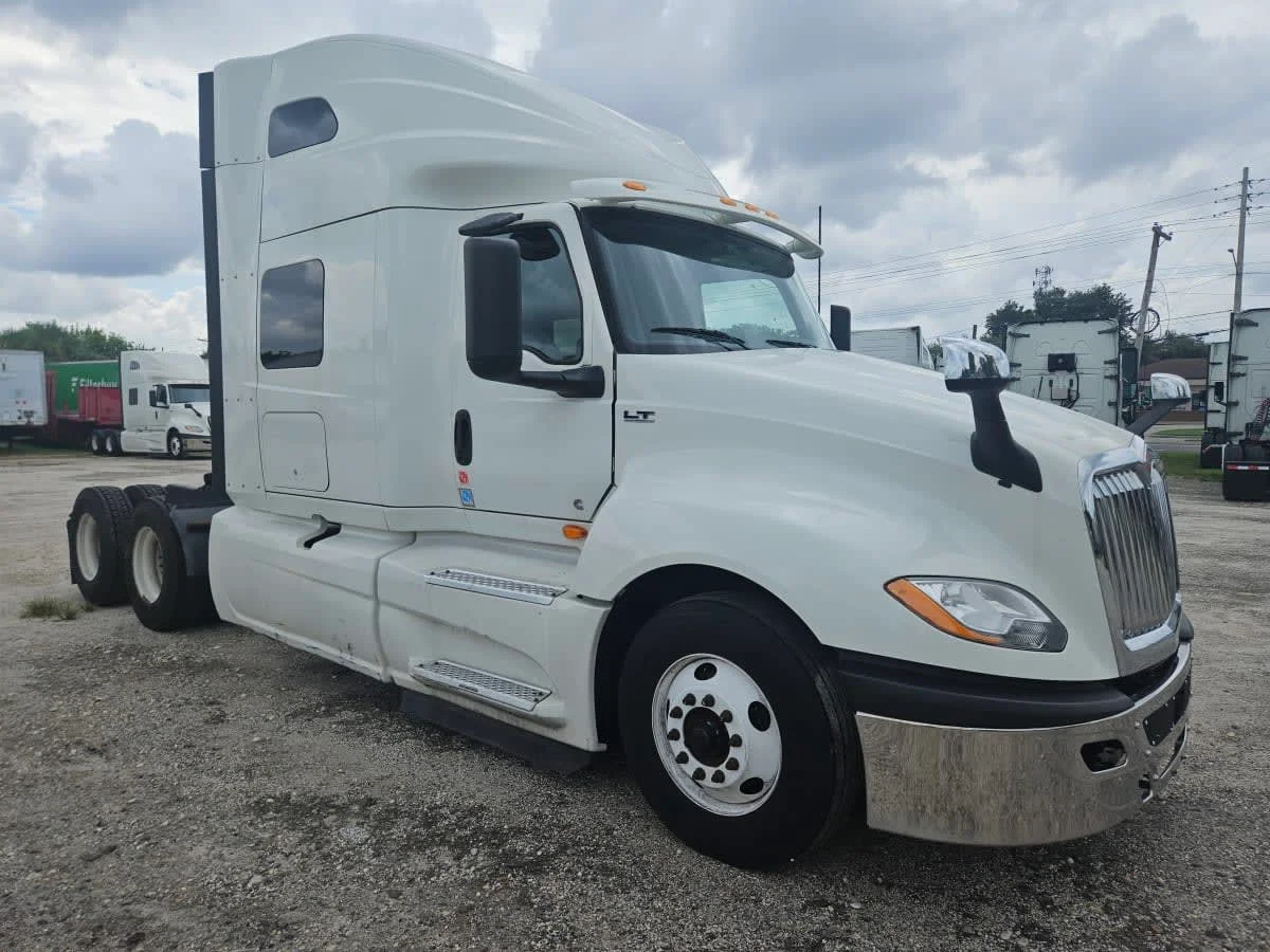 2020 International LT in Orlando, FL — photo 3
