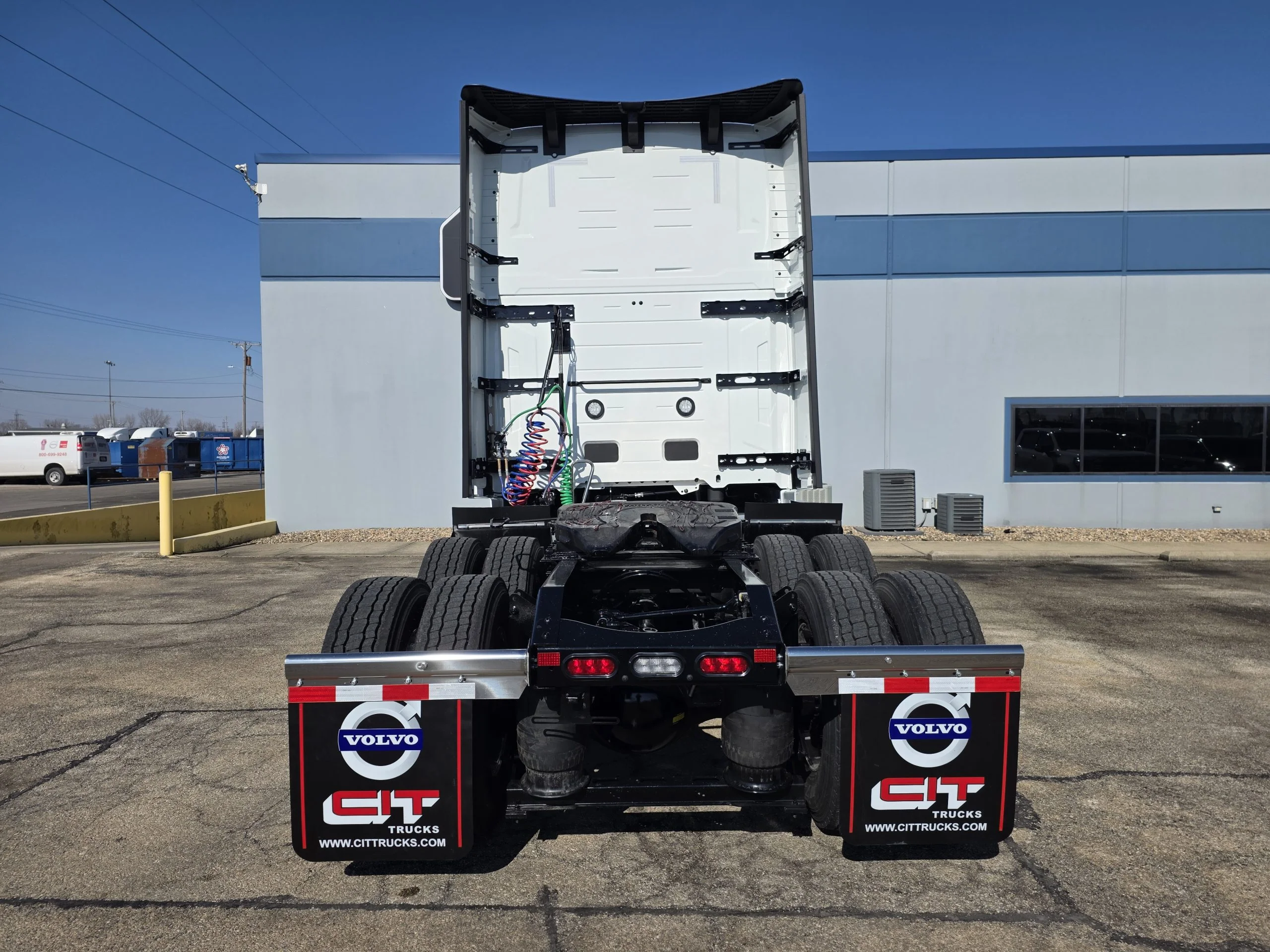 2027 Volvo VNL 860 - image 6