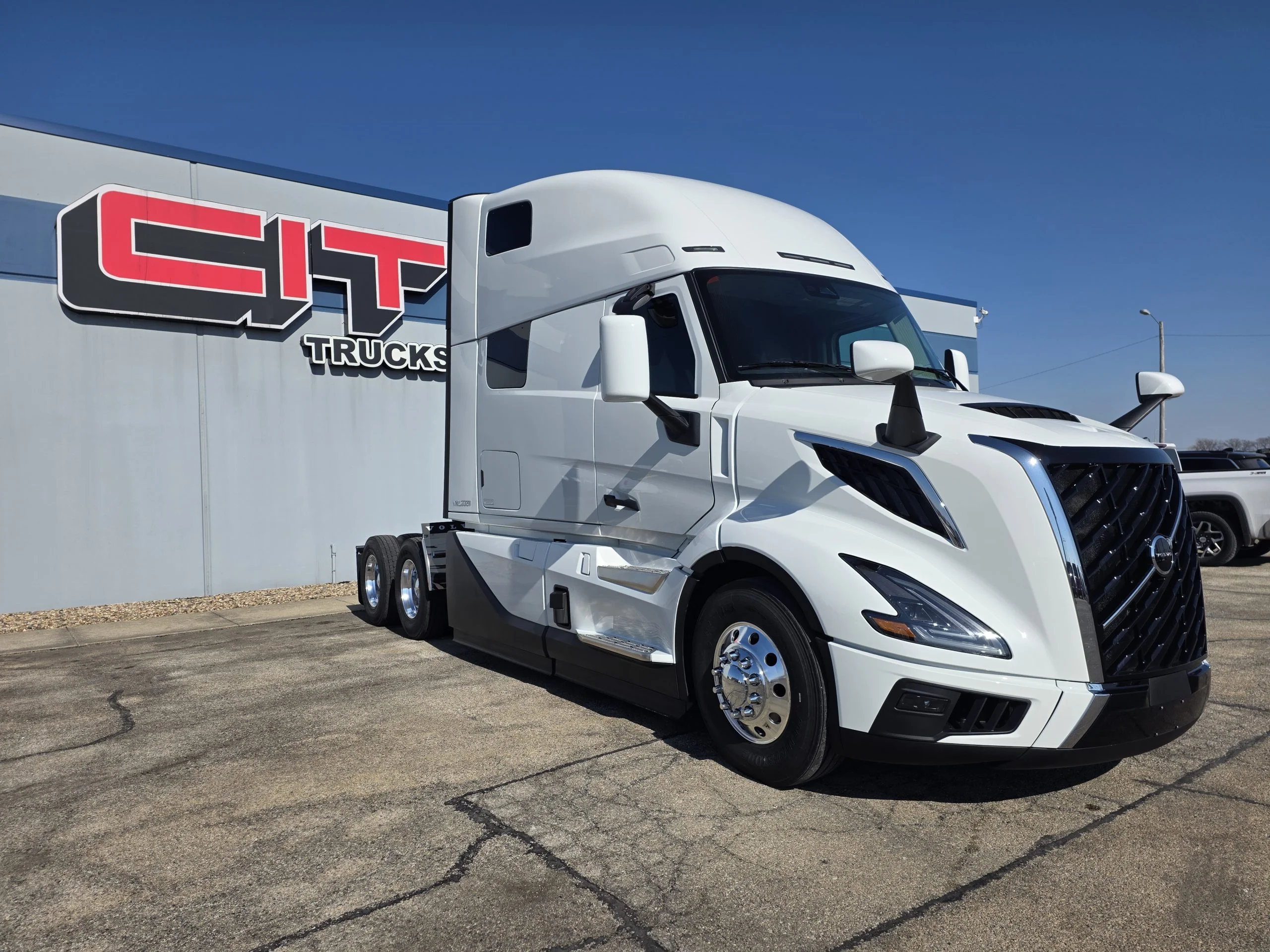 2027 Volvo VNL 860 - image 3