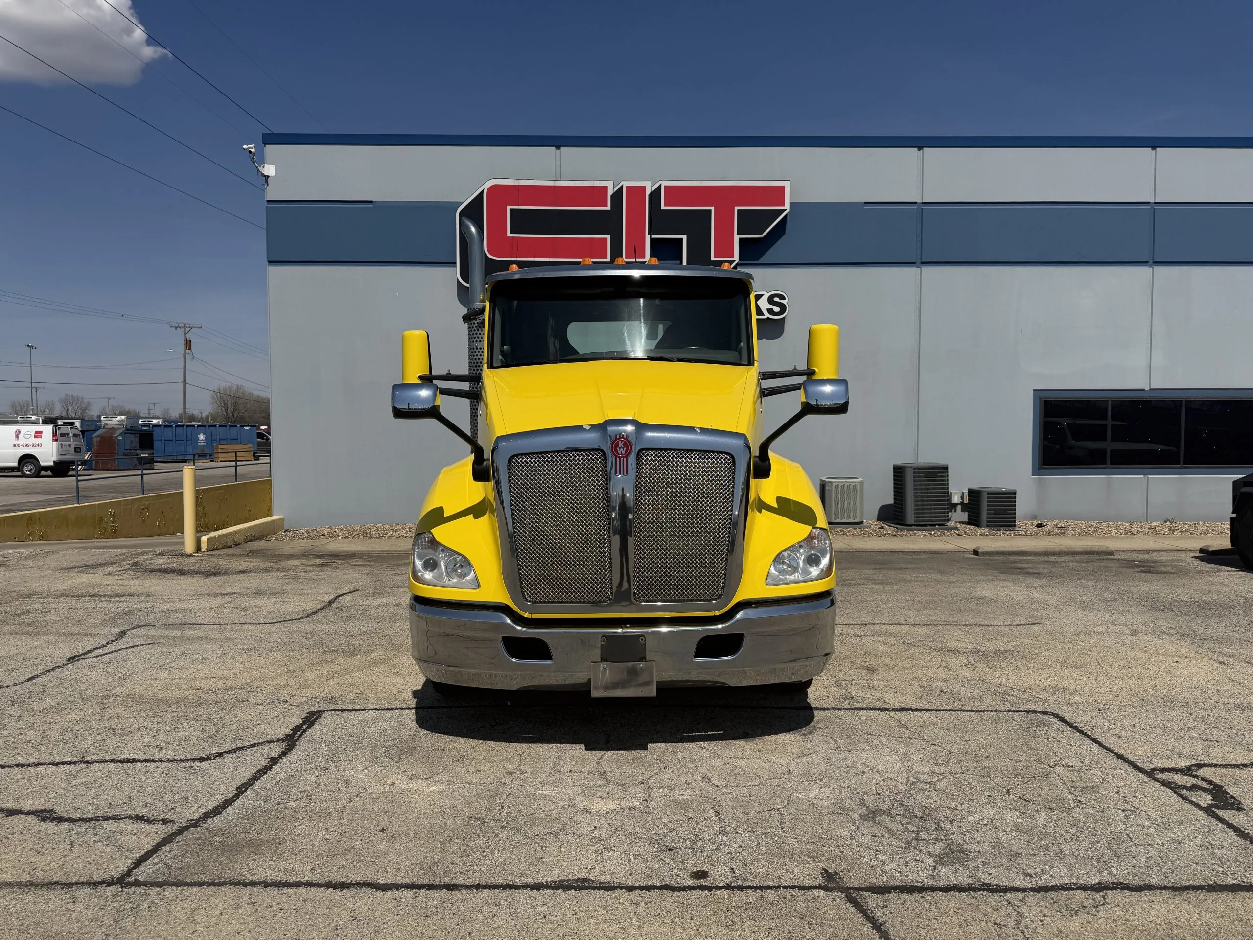 2017 Kenworth T680 - image 2