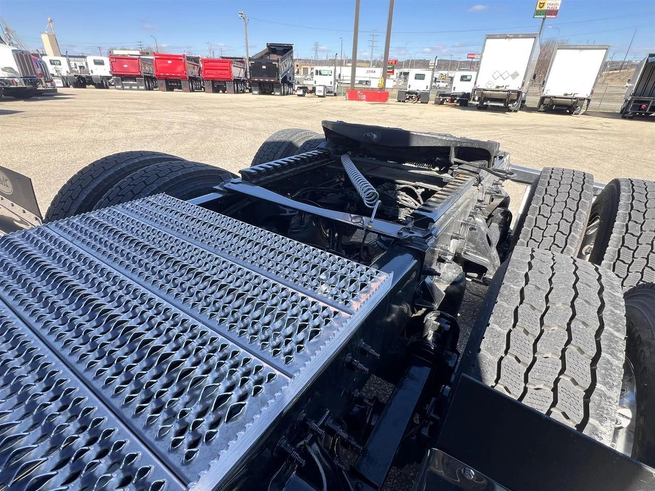 2027 Peterbilt 579 - image 10