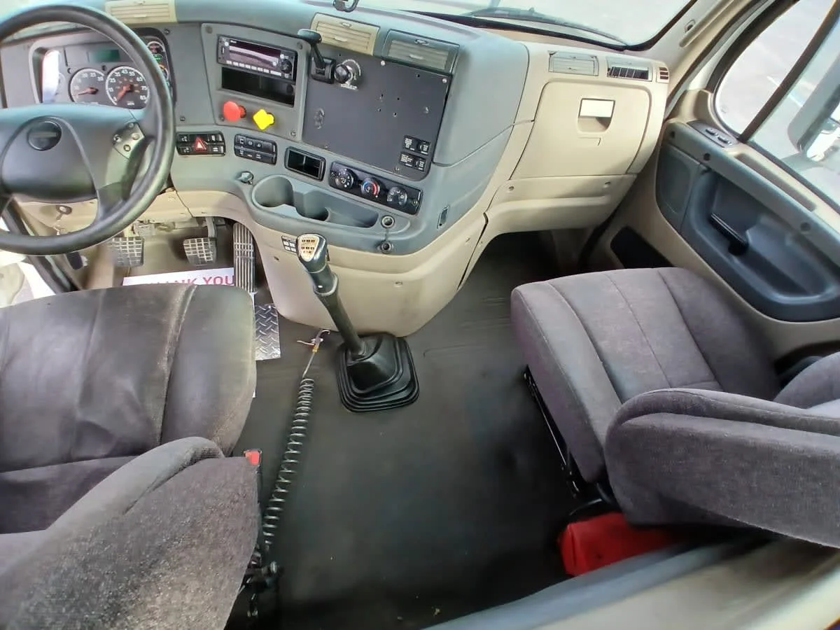 2017 Freightliner Cascadia in Jacksonville, FL — photo 7