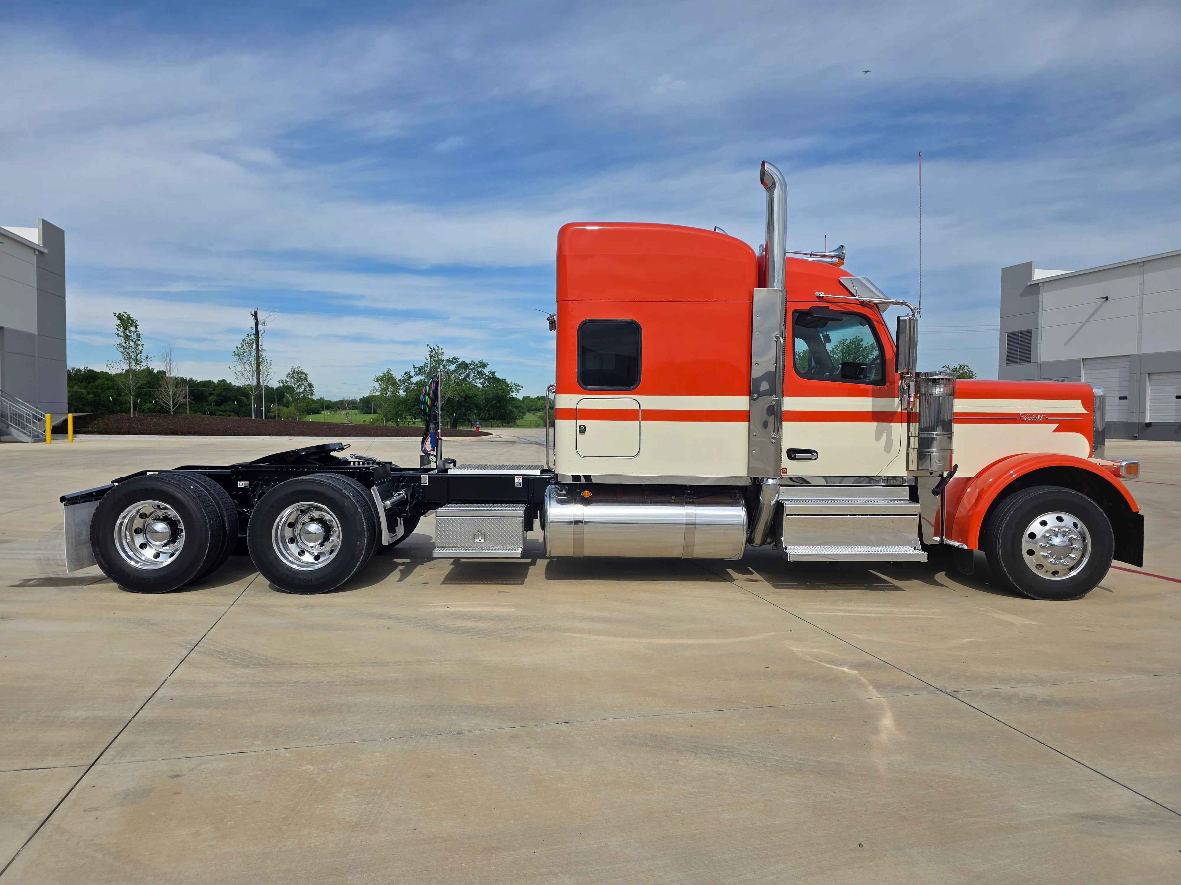 2027 Peterbilt 589 — photo 6