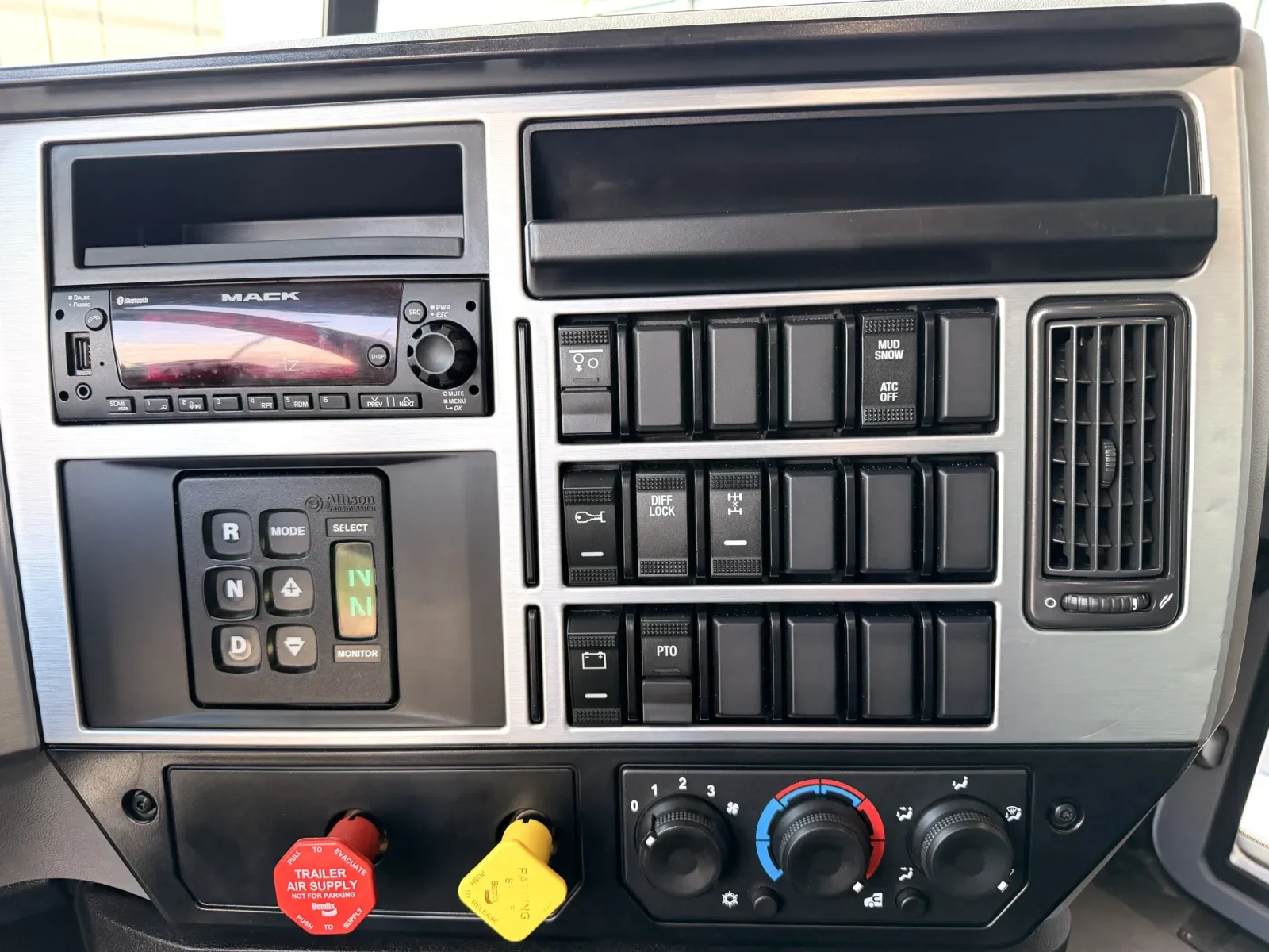 2023 Mack Granite - image 19