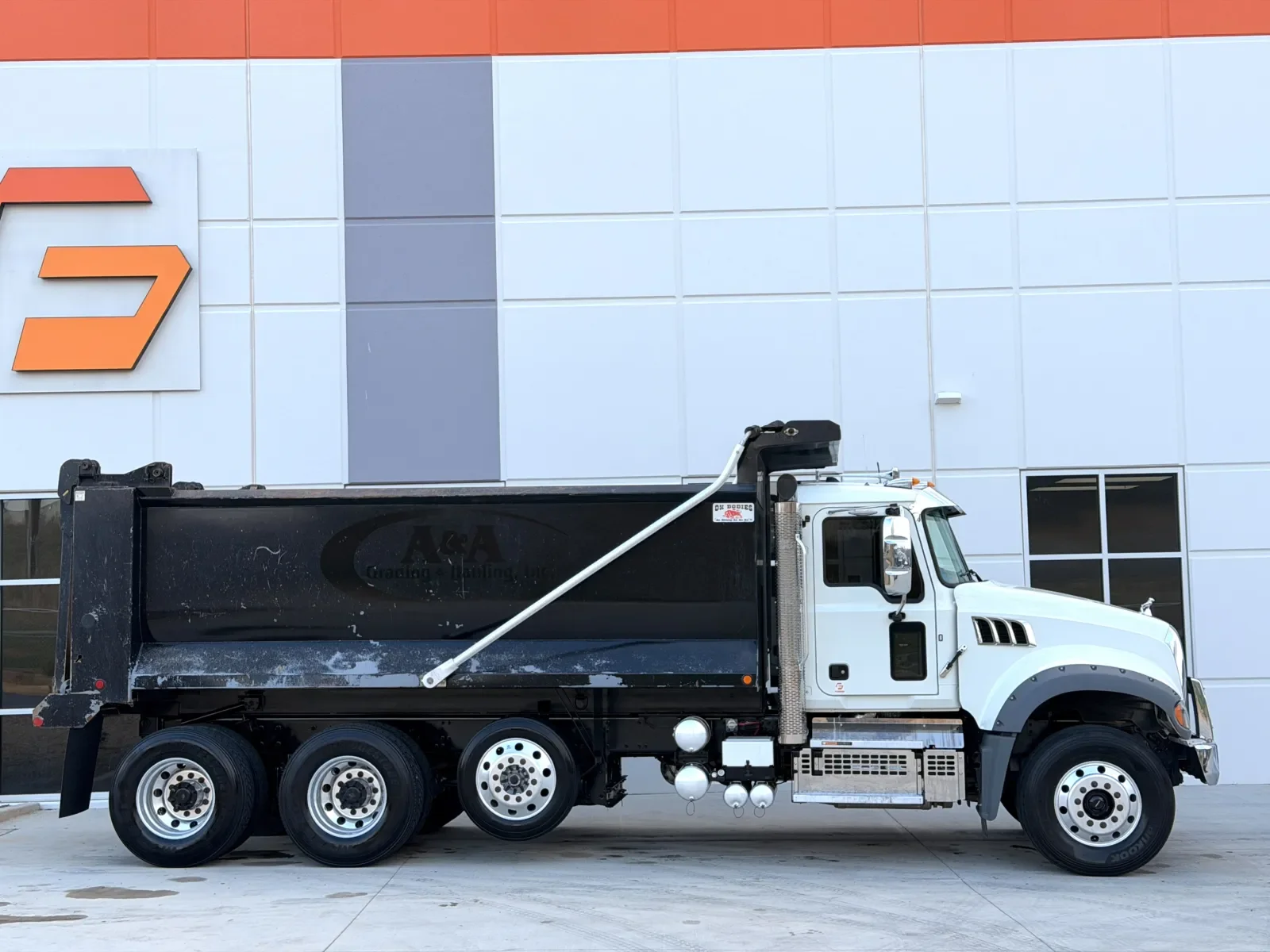 2023 Mack Granite in Greer, SC — photo 4