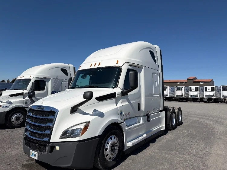 2022 Freightliner Cascadia in Jerome, ID — photo 3