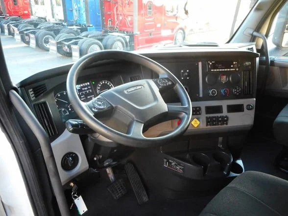 2022 FREIGHTLINER Cascadia 116 - image 12