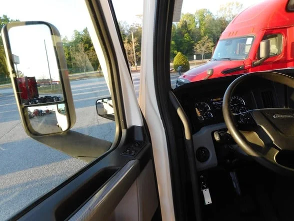 2022 FREIGHTLINER Cascadia 116 - image 11