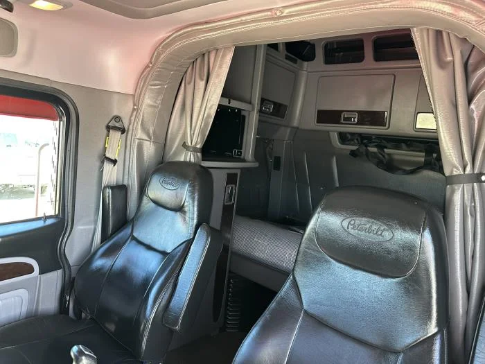 2024 Peterbilt 389 - image 10