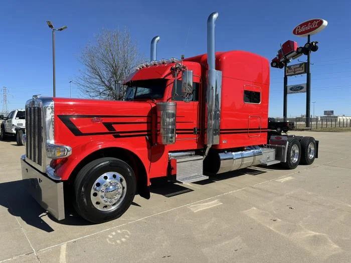 2024 Peterbilt 389 - image 2