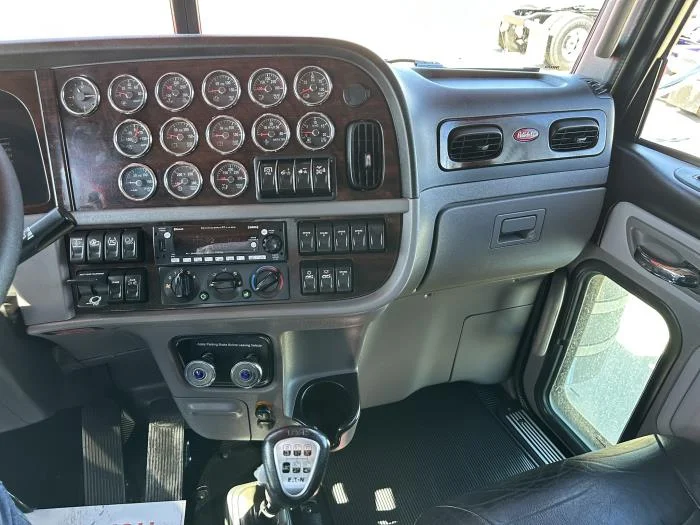 2024 Peterbilt 389 - image 6
