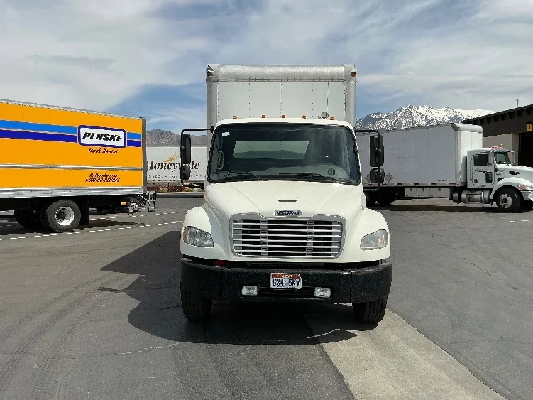 2015 Freightliner M2 106 - image 2