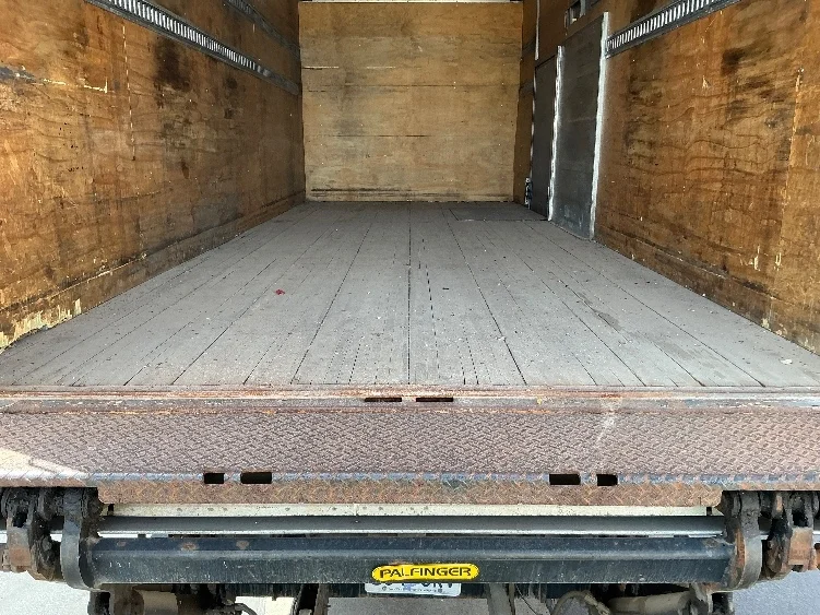 2015 Freightliner M2 106 - image 10