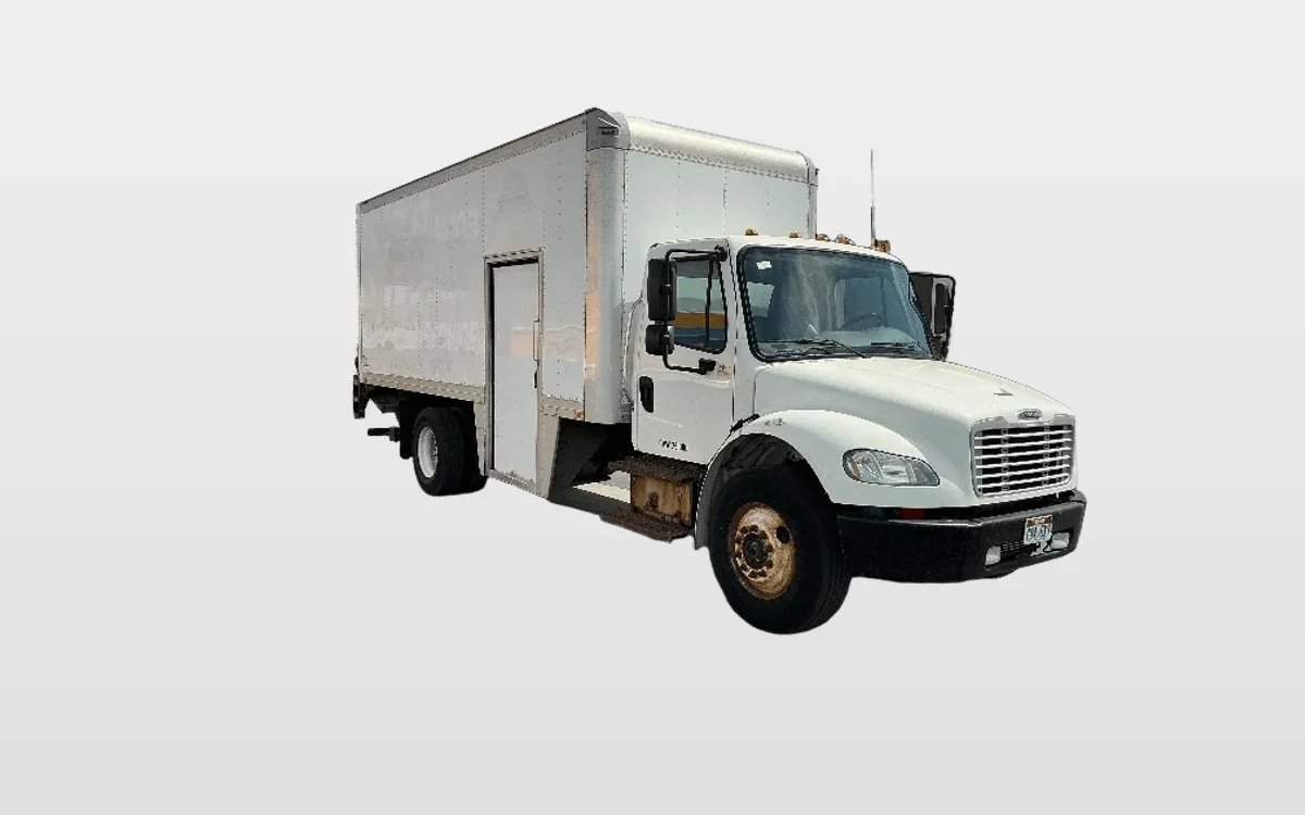 2015 Freightliner M2 106 - image 1